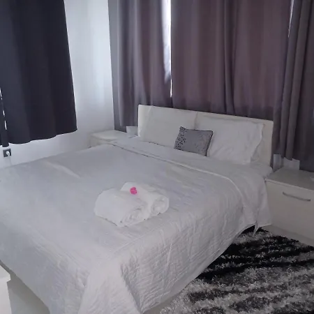 Ramona Guest Apartment: Two-bedroom *